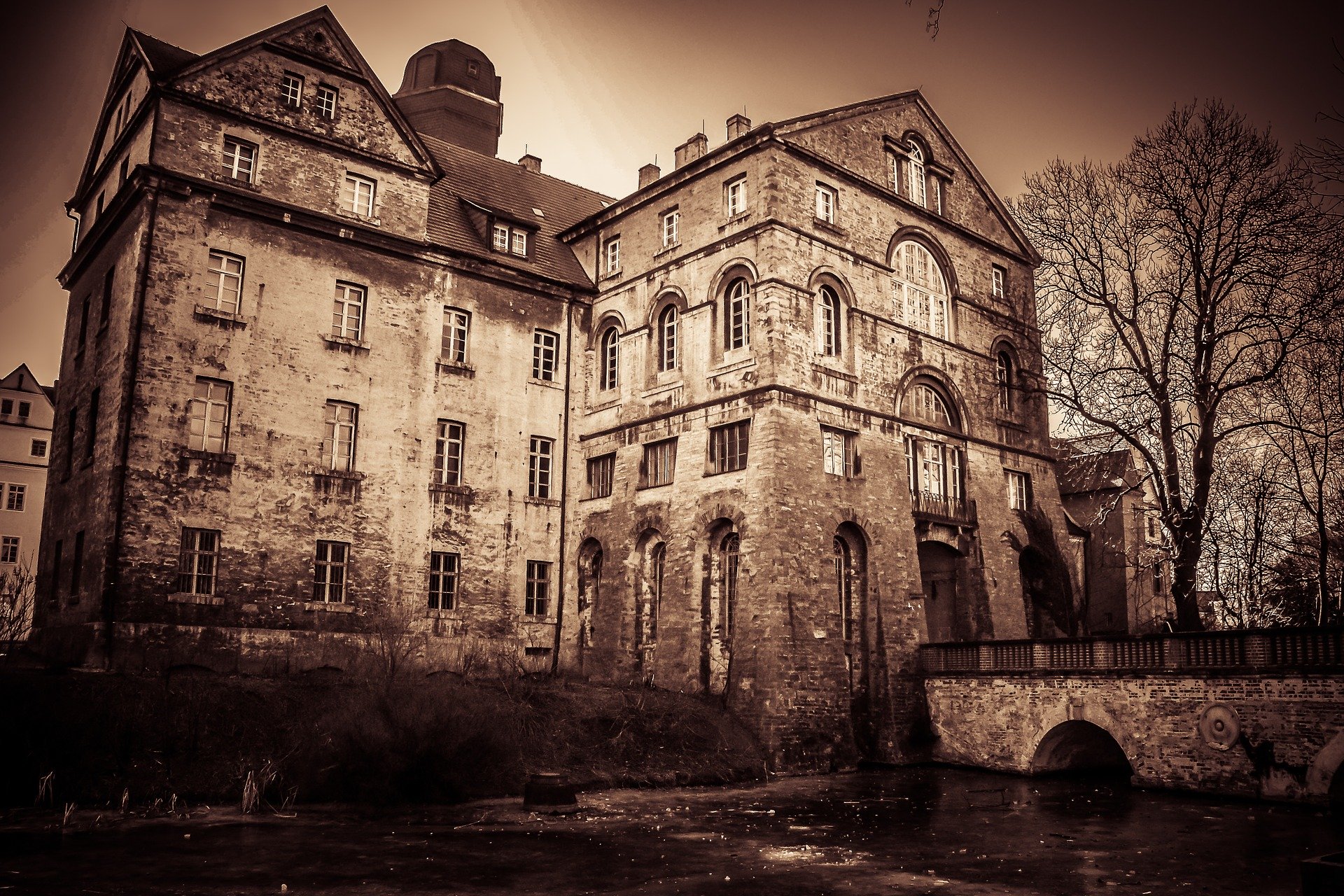 Creepy Paranormal Stories