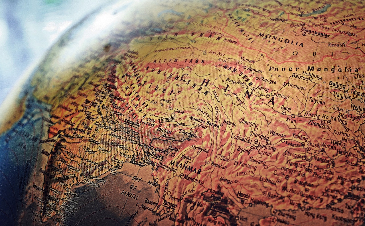 Translators working in the housing rental markets in high demand in China