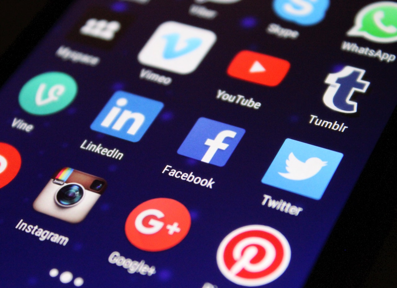 New social network reflects today’s multilingual reality (XIHA)