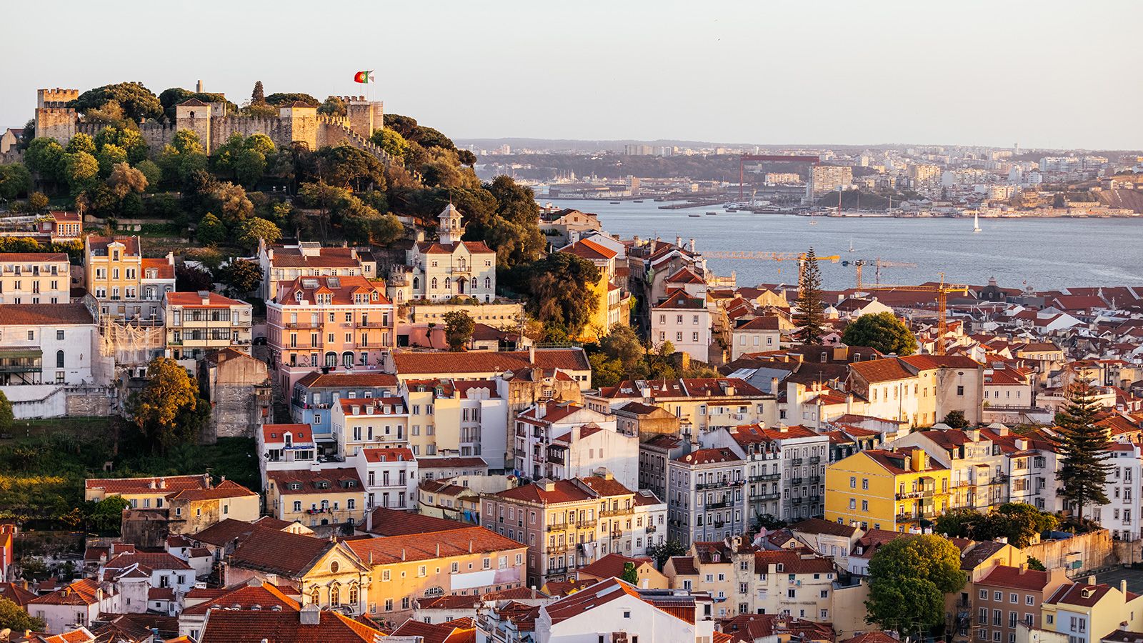 Exploring the Richness of Roman Languages: A Look into Spanish and Portuguese