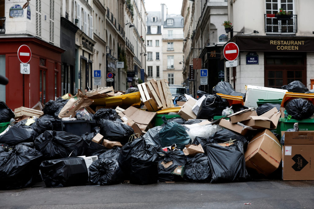 Paris Fashion Week: A Showcase of Creativity and Innovation in the Fashion Industry