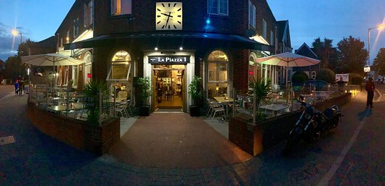 Discovering the Best Italian Places in Wales: A Tour of Casa Mia, La Piazza, and Sergio's Italian Restaurant