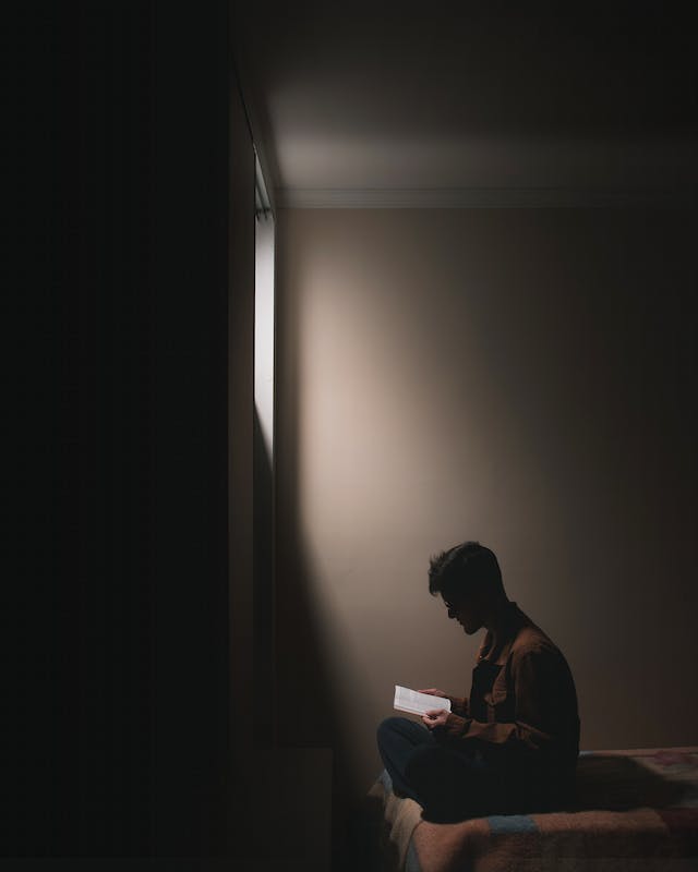 Embracing the Digital Bookshelf: A Guide to Comfortable Reading on Your Phone