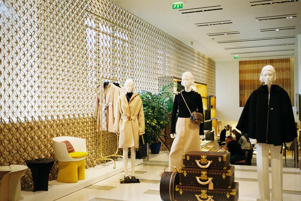 Threads of Confidence: Dressing You for Every Moment That Matters