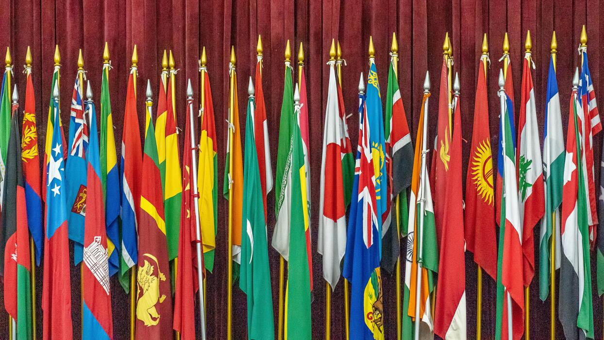 La Cooperazione Globale per Porre Fine alla Povertà e Costruire Resilienza