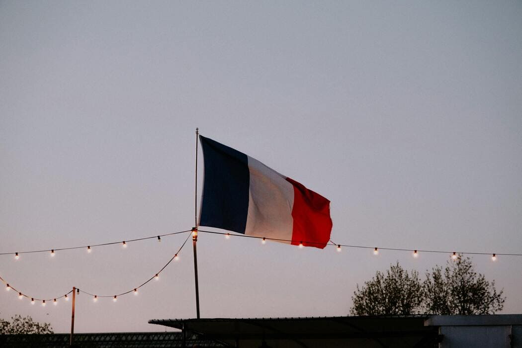 How Editing and Proofreading Protect French News Integrity